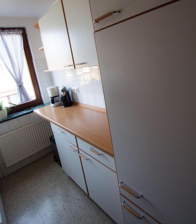Ferienwohnungen-Neue-Tiefe-Wohnung-Kleiderbuegel Neue Tiefe Fehmarn Luaran gambar